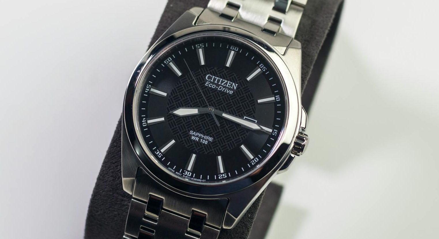 black citizen analog watch
